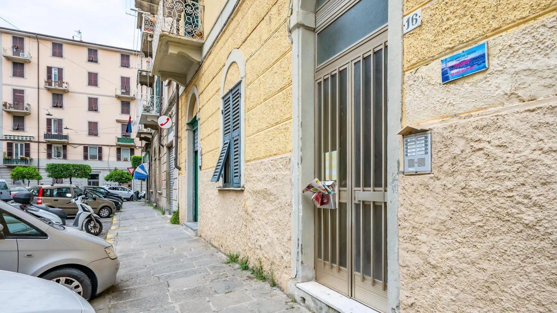 Yellow Apartment Near The Train Station With Balcony La Spezia